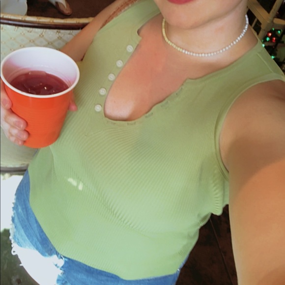 Vntg green Y2k ribbed v neck tank top - Picture 7 of 7